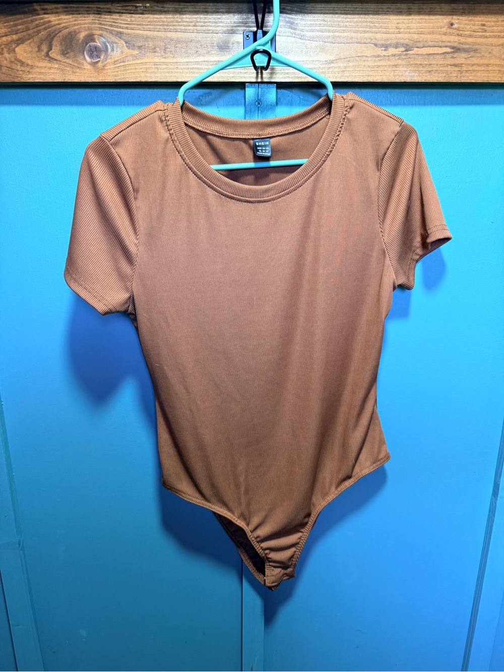 SHEIN Ribbed Short Sleeve Bodysuit in Warm Brown